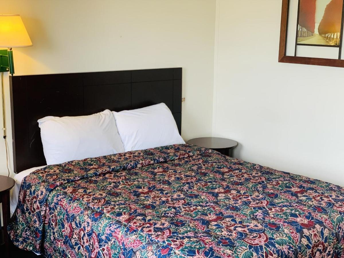 Express Inn Lakehurst Экстерьер фото
